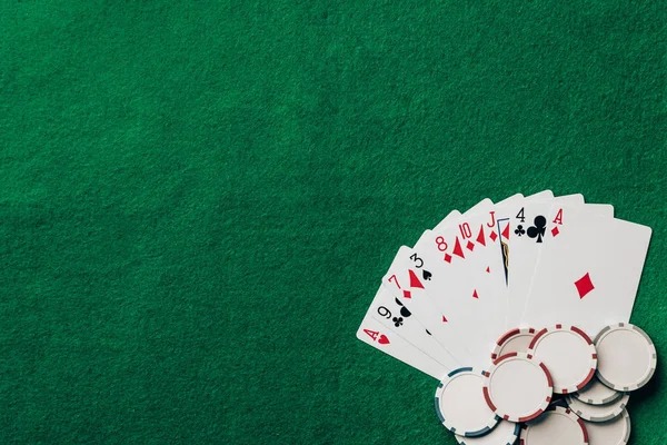 virgo4d live-dealer table interface with game information and player chat